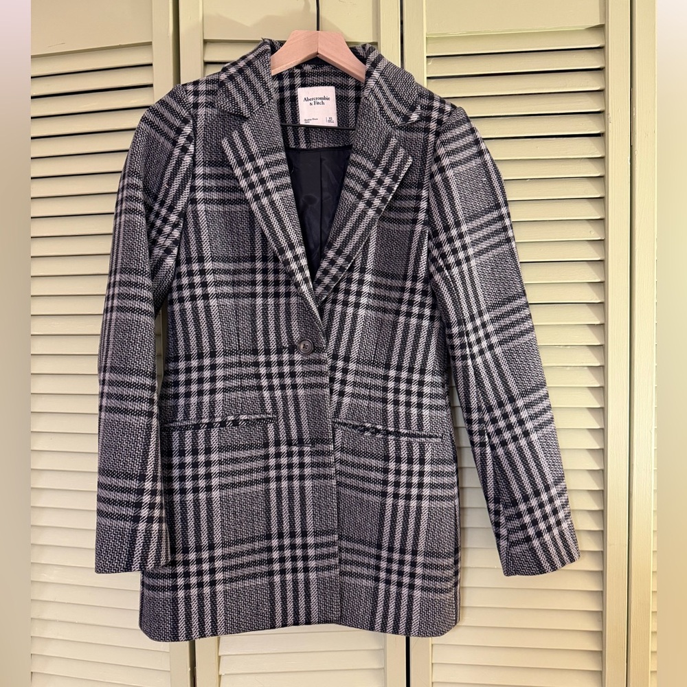 Abercrombie and Fitch Black and White Plaid Wool Blend Blazer